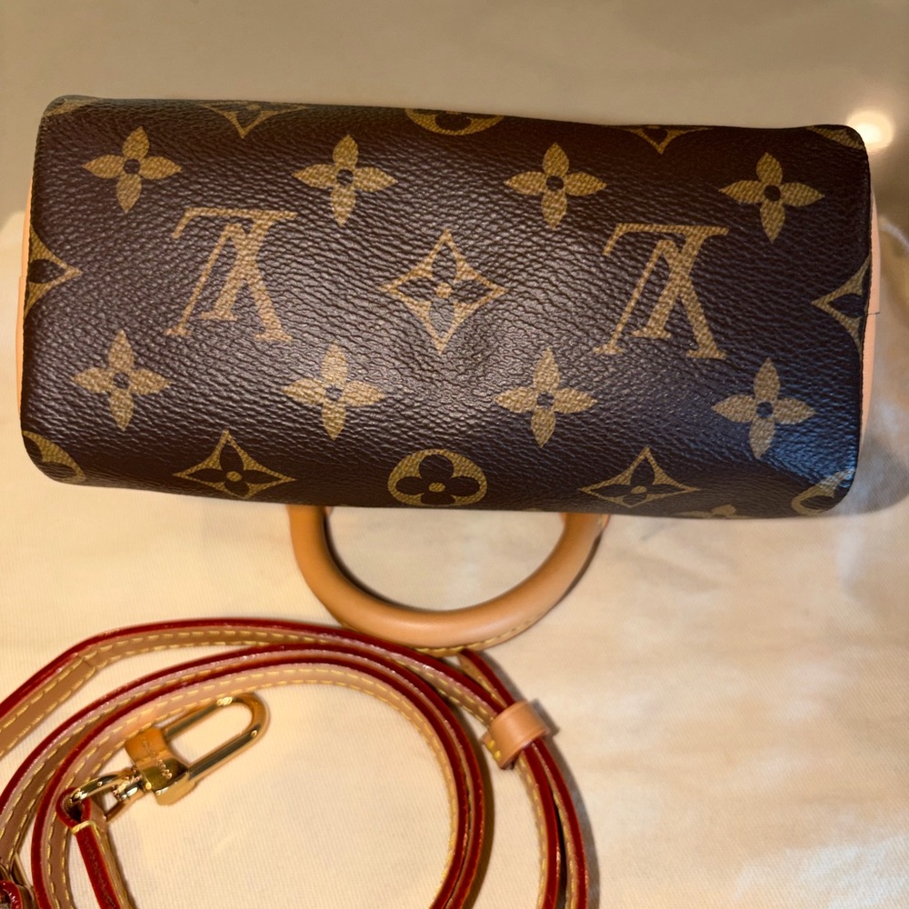 Louis Vuitton Nano Speedy - Picture 3 of 15